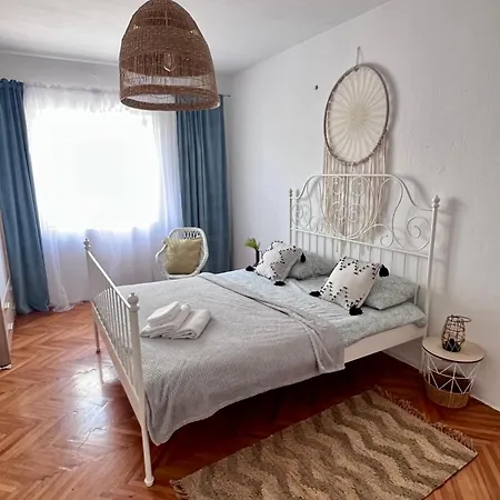 Apartmani-okrug Gornji-ciovo
