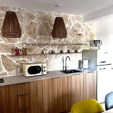 Apartmani-okrug Gornji-ciovo *