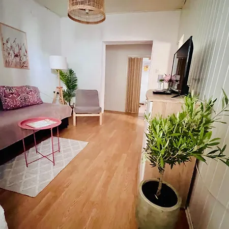 شقة Apartmani-okrug Gornji-ciovo تروغير