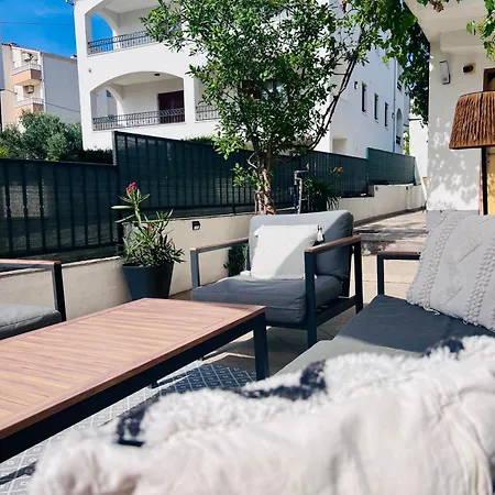 Apartmani-okrug Gornji-ciovo *