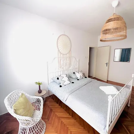 Apartmani-okrug Gornji-ciovo