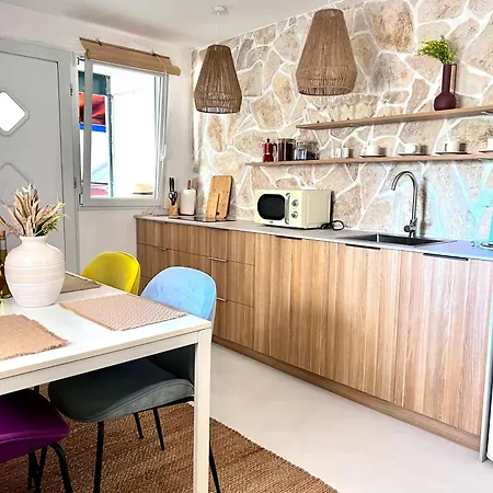 شقة Apartmani-okrug Gornji-ciovo