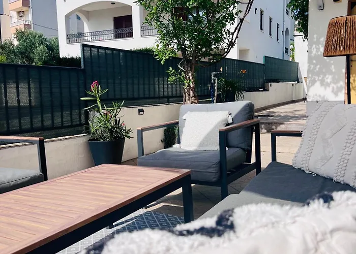 Apartmani-okrug Gornji-ciovo *